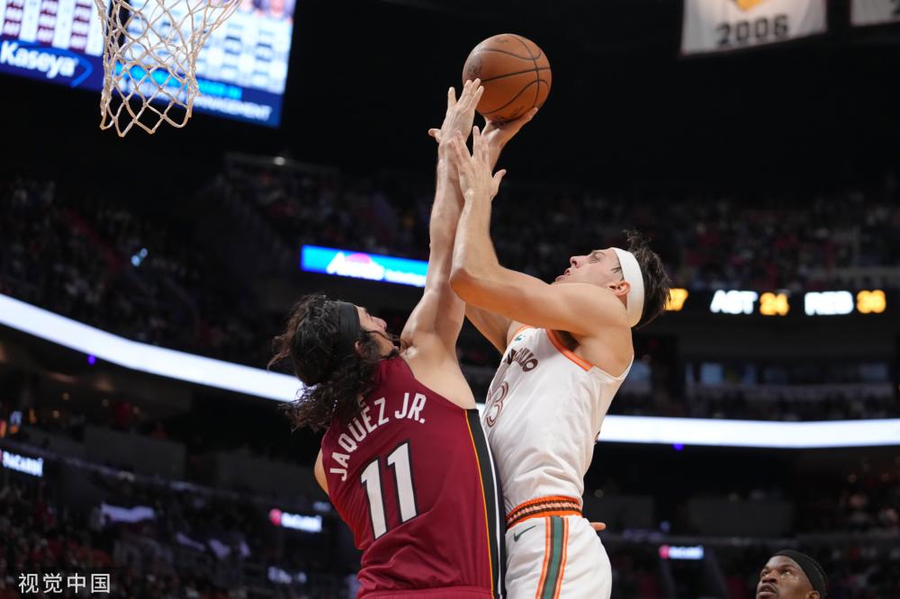 常务会议聚 常务会议聚